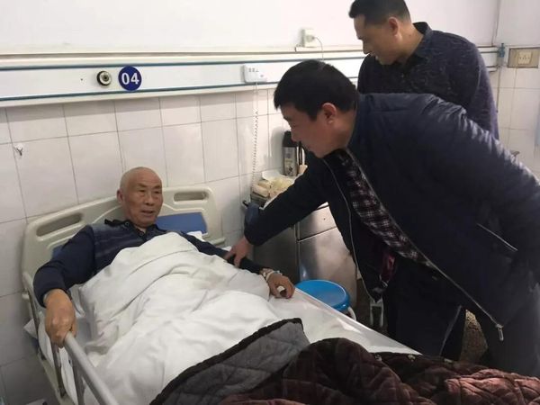 慰問住院員工，傳遞家的溫暖